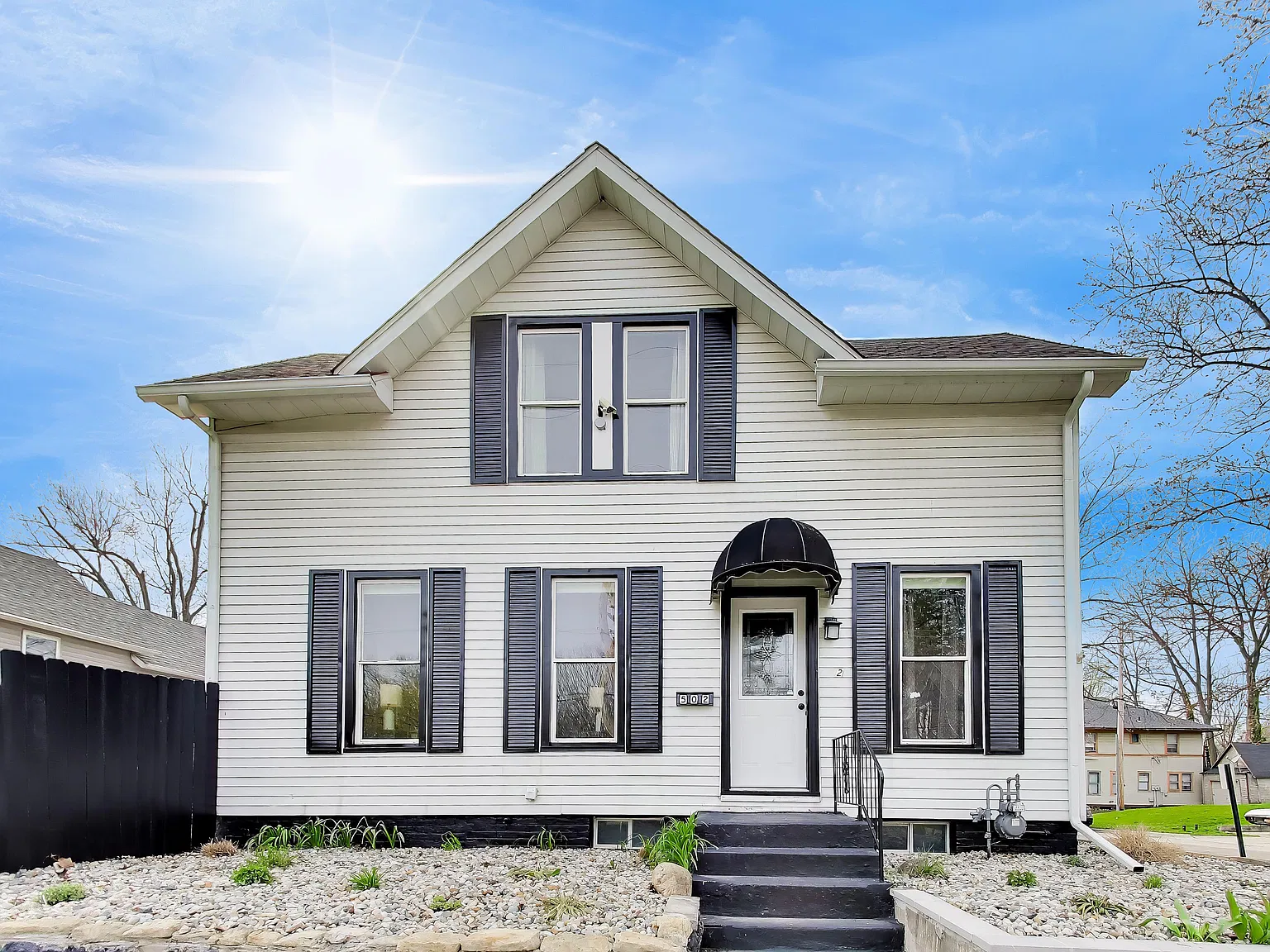 3 bed, 2168 sqft, $3,350 — Photo 1