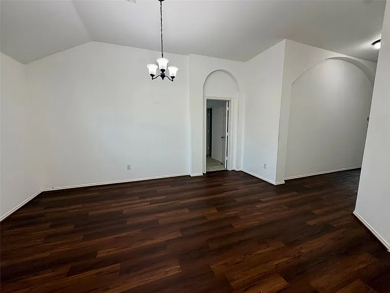 1201 Cumberland Ct — Photo 5