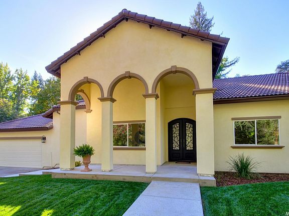 2nd image of 4827 Arboleda Dr