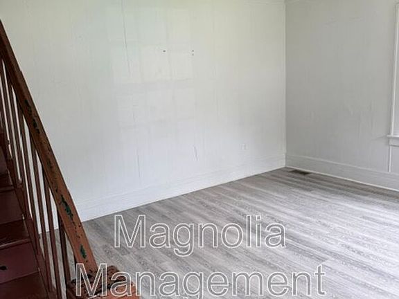 3rd image of 1440 Perry Ave