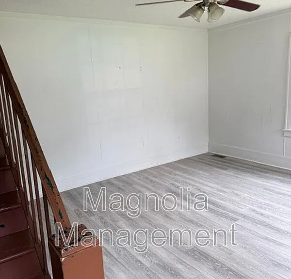 1440 Perry Ave — Photo 3