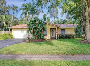 1300 SW 70th Ter, Plantation, FL 33317