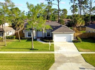 13748 Paddock Dr, Wellington, FL 33414