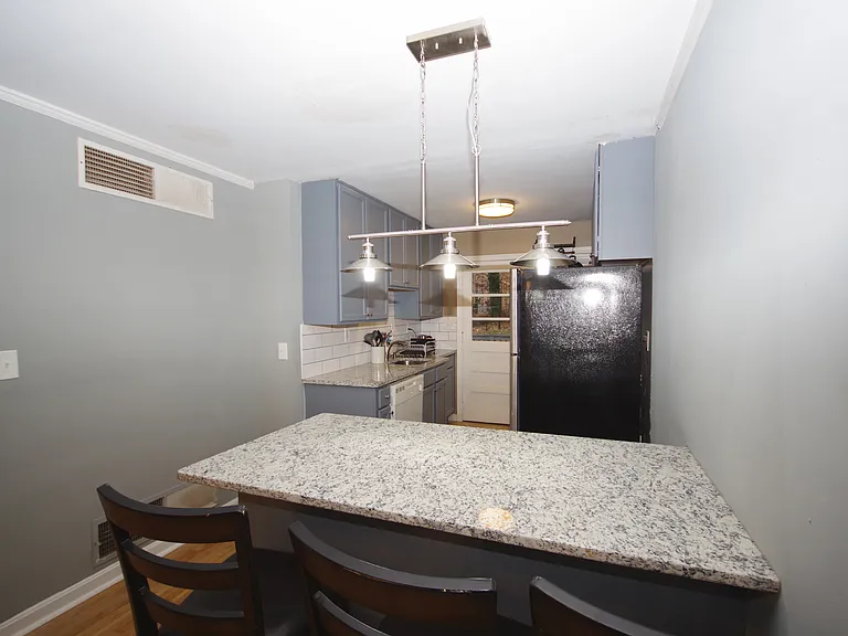 1272 Woodland Ave NE — Photo 22