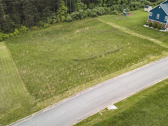 2nd image of Highland Meadows Dr
