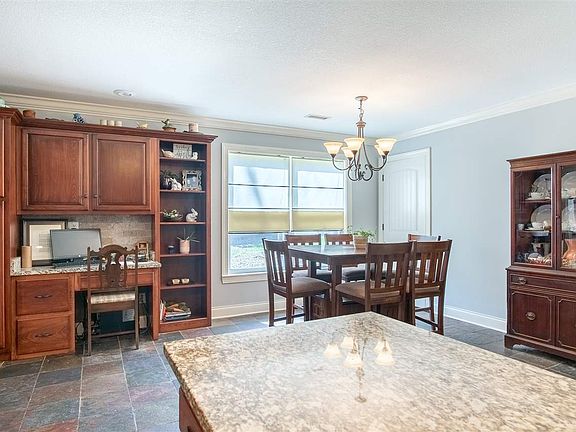 3rd image of 110 Shaddows Lawn Dr