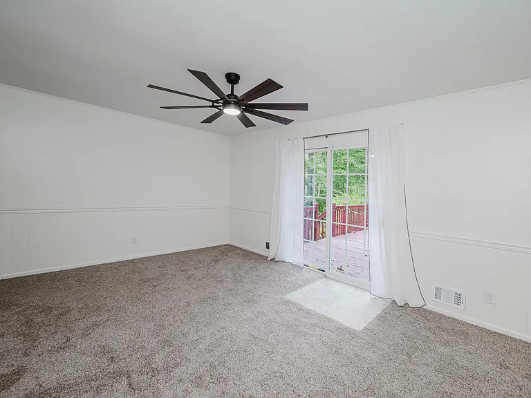 1440 Hickory Ln — Photo 16