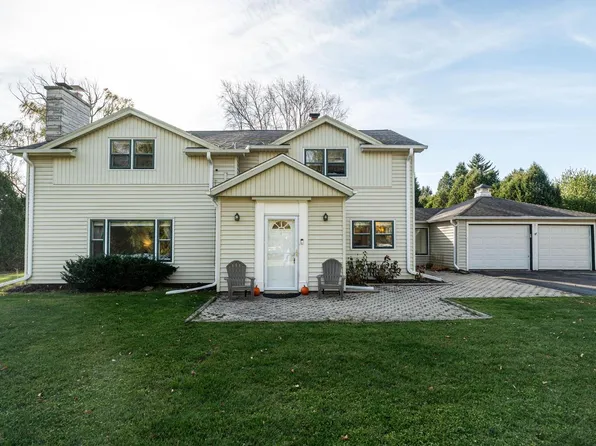 1933 West Donges Bay ROAD, Mequon, WI 53092