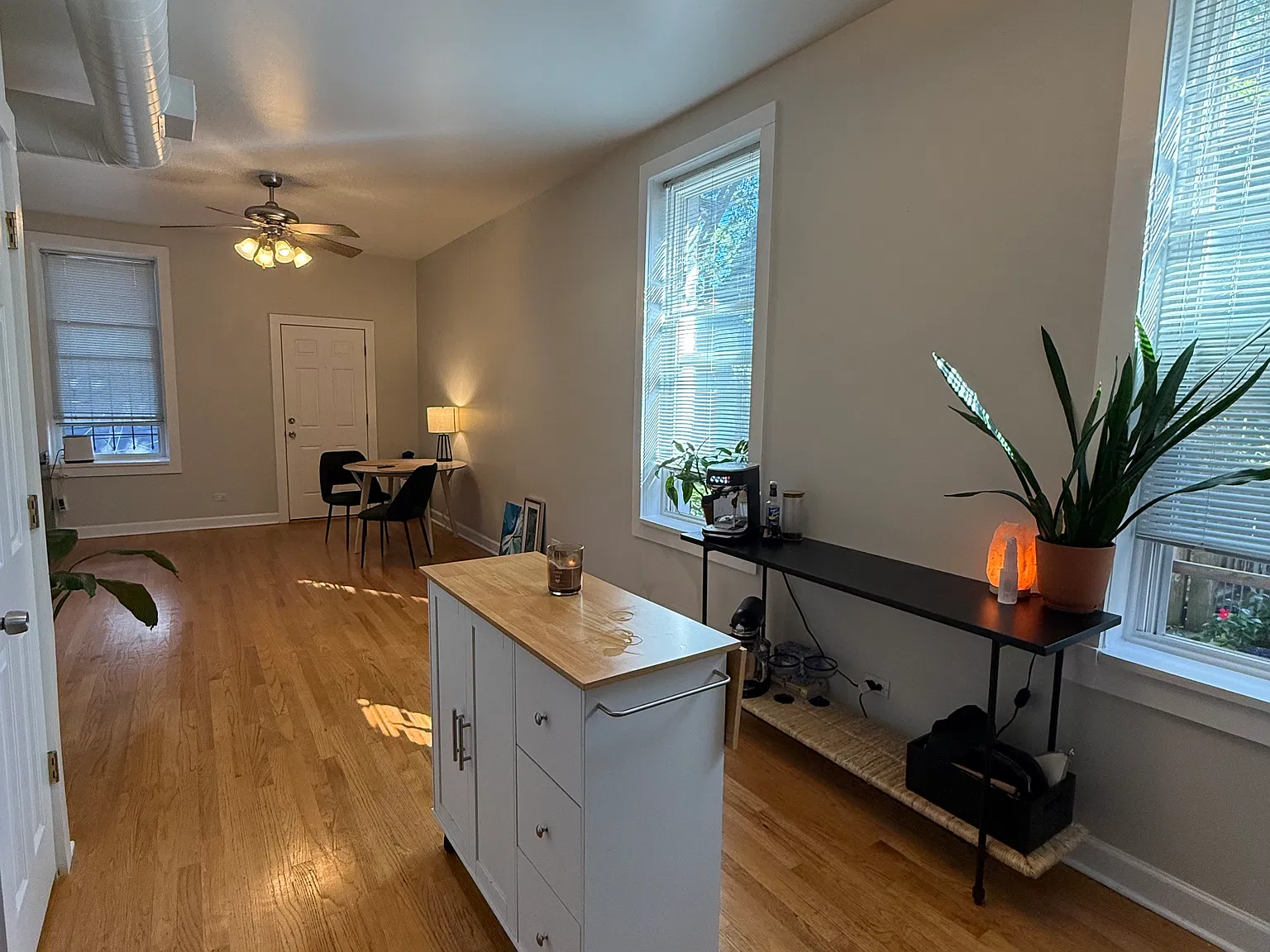 2 bed, 800 sqft, $2,030 — Photo 1