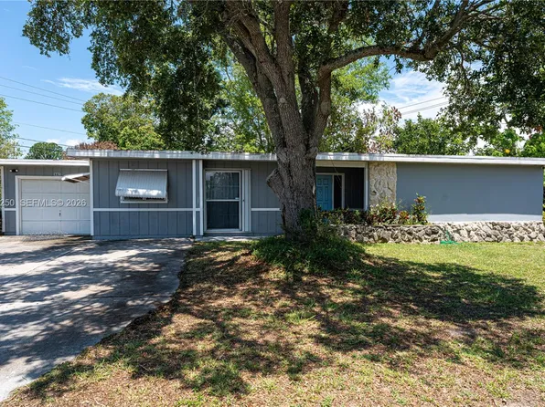 982 SW Airoso Blvd, Port Saint Lucie, FL 34983