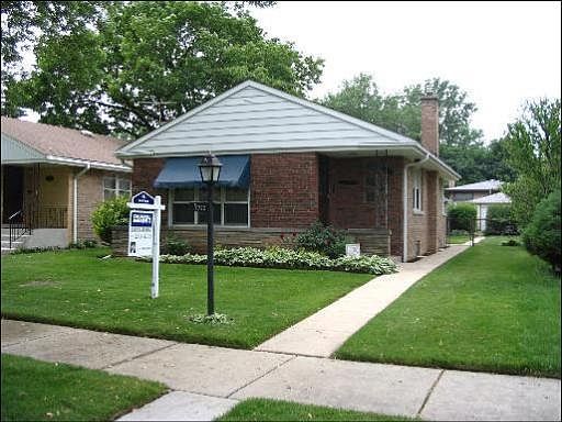1st image of 7722 N Kilbourn Ave