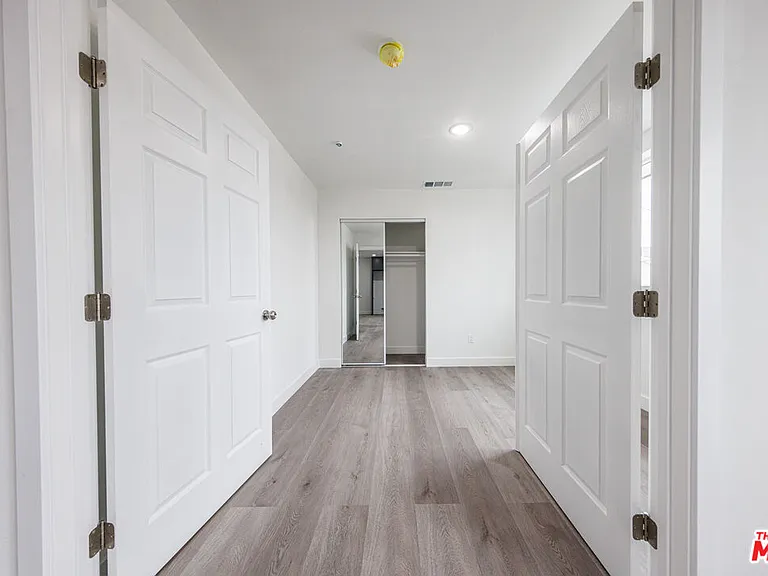 1617 W 55th St — Photo 10