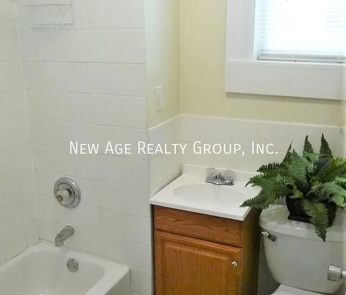 661 N 33rd St #2 — Photo 7