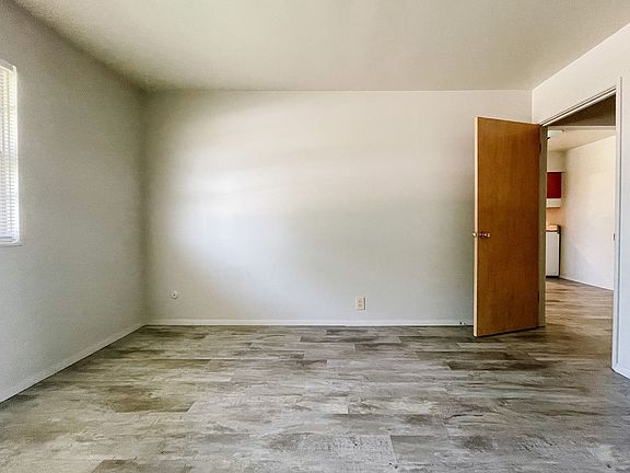 5th image of 2310 N Oakwood Ave APT 6