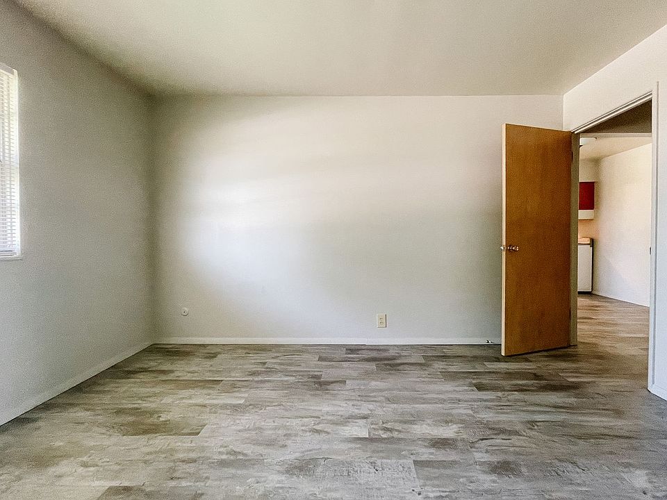 Flats on Oakwood 2310 N Oakwood Ave Muncie IN Zillow