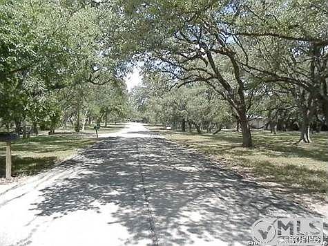 3rd image of 204 Wisteria Dr
