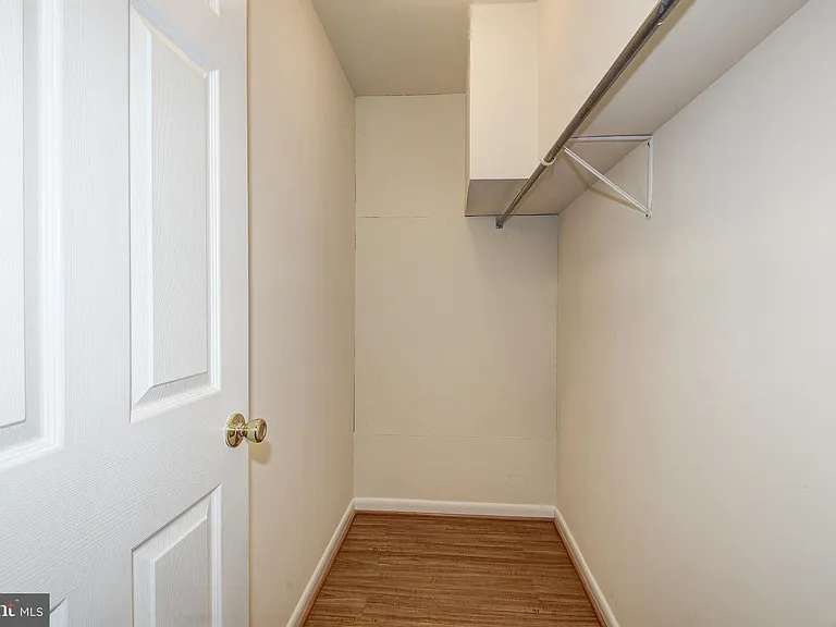 1502 Farsta Ct — Photo 24