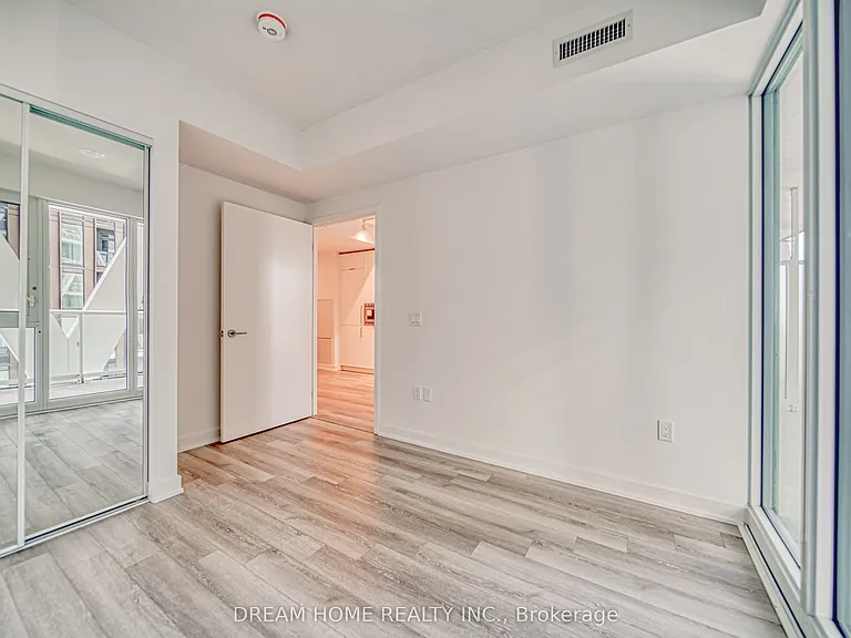 230 Simcoe St #1921 — Photo 16