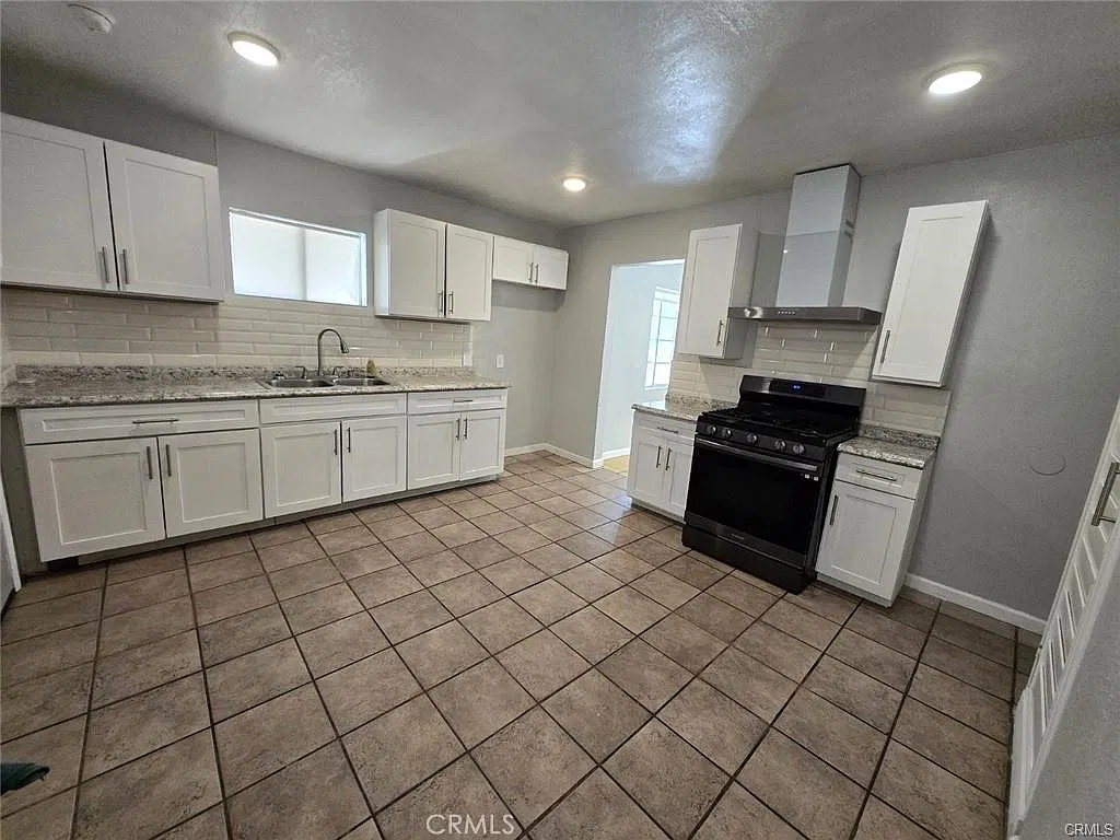 3 bed, 1142 sqft, $2,600 — Photo 3