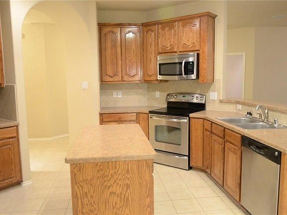 5th image of 779 Fannin Dr