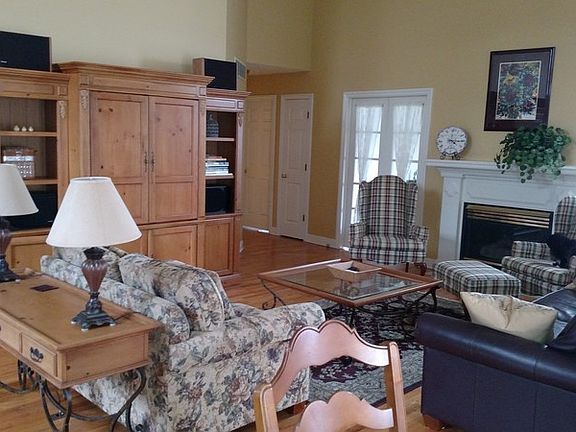 Cozy yet spacious living room