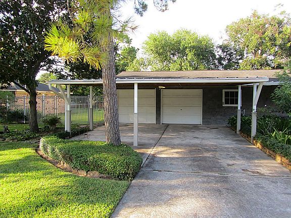 3rd image of 1009 Avenue M