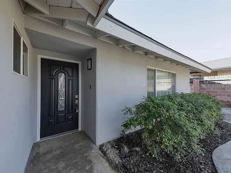 3212 Covina St — Photo 2