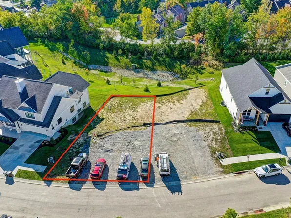 9823 Orchard Trl, Montgomery, OH 45242