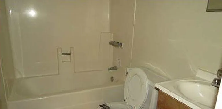 1810 Freeman St — Photo 3