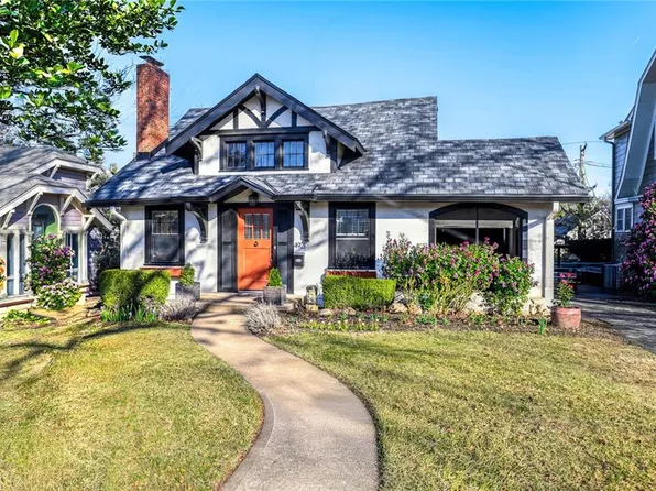 4921 Bell St, Kansas City, MO 64112