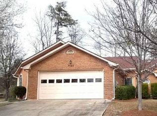 7129 Woodridge Ln, Union City, GA 30291