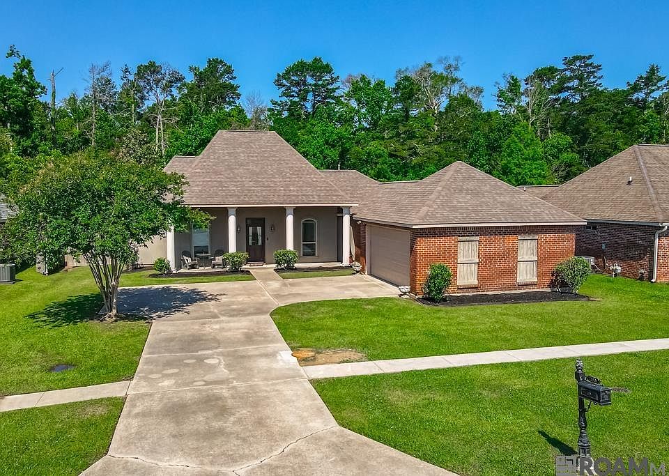 1st image of 32801 Briar Oak Dr