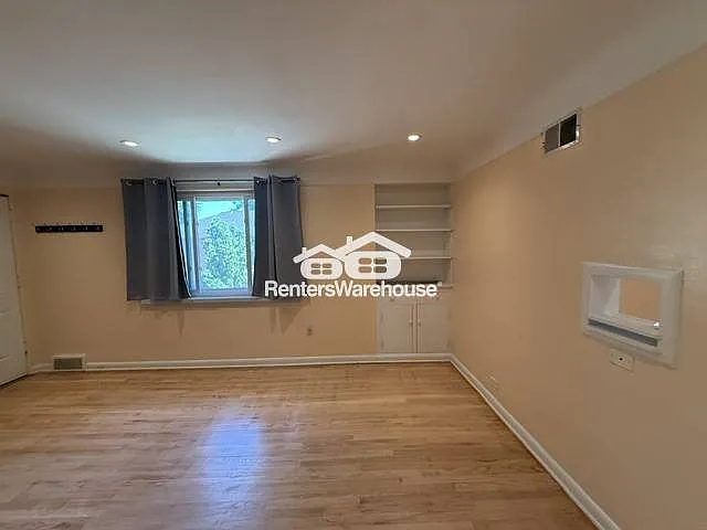 1535 Hudson St #3 — Photo 16