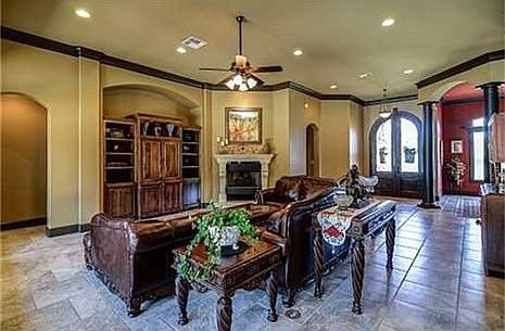 3rd image of 1105 Honeysuckle Ln