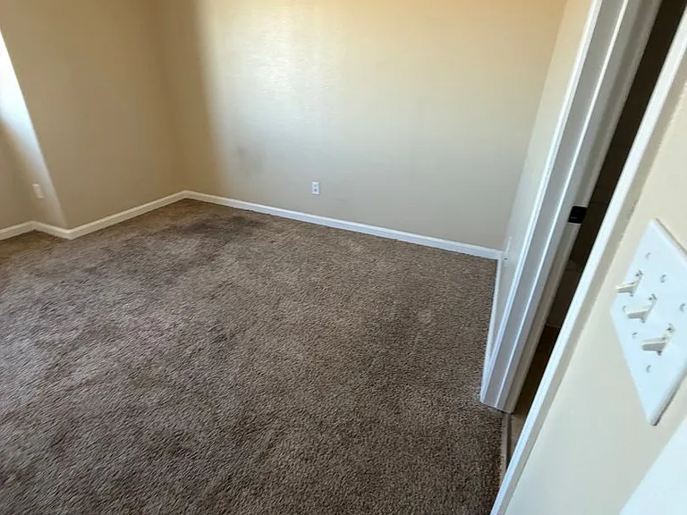 260 John Eugene Ct — Photo 17