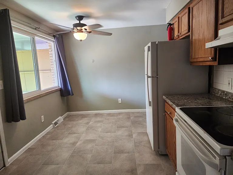 721 Fraser St #721 — Photo 5
