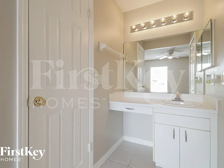 1674 Waltz St SE — Photo 10