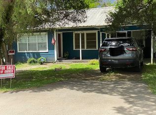 204 Cherry St, Pineland, TX 75968