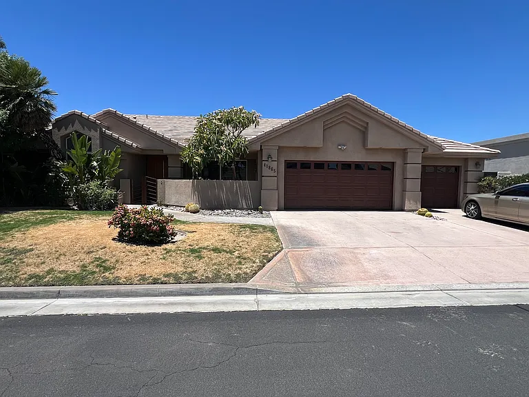 41865 Harrison Dr — Photo 1