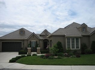 54 W Houston Ave, Clovis, CA 93611