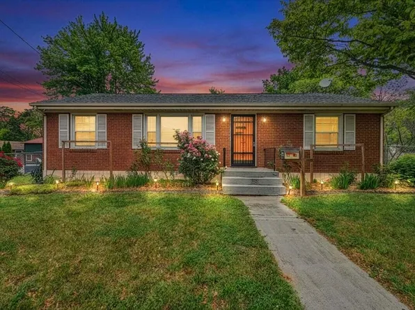 5001 Hildebrand Rd NW, Roanoke, VA 24012