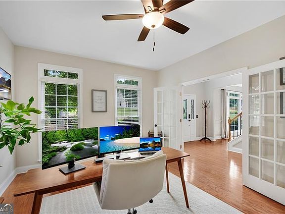 5th image of 4310 Fairfax Dr