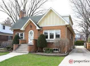 152 S Chandler Ave, Elmhurst, IL 60126