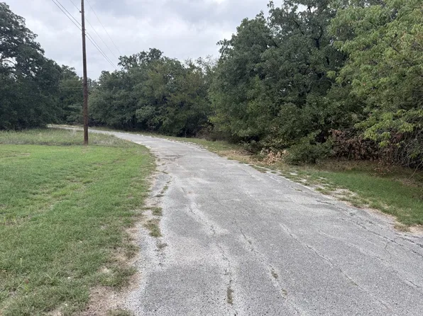 5 Round Hill Cir, Bridgeport, TX 76426