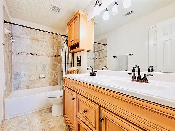 4th image of 1705 Chinati St