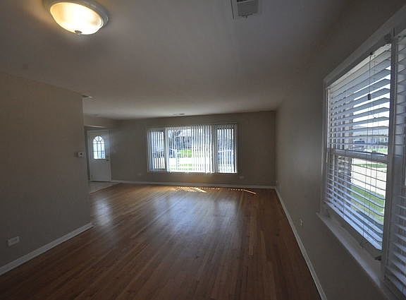 3rd image of 10317 S Lavergne Ave