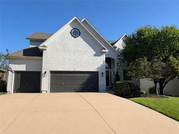 21612 W 100th Ter, Lenexa, KS 66220