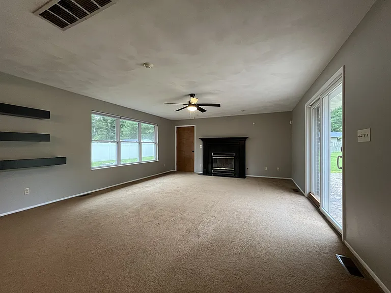 47 Carnation Dr — Photo 14