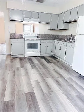 2704 Sieglinde Ct — Photo 17