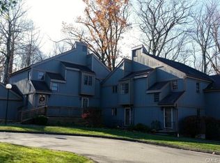155 Heatherwood Dr, Brookfield, CT 06804